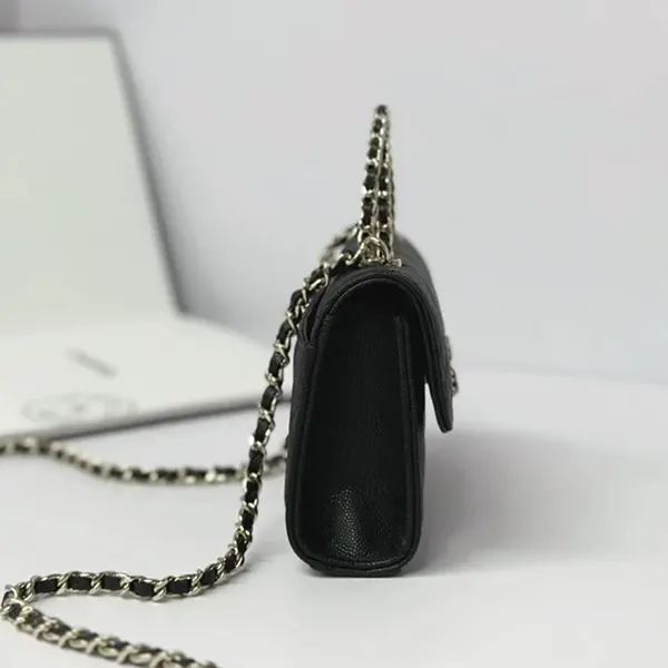 完売前に新作を先取りスマートな収納♪シャネル クラッチバッグ コピー フォンケース AP3238-B10307-NAGEP
