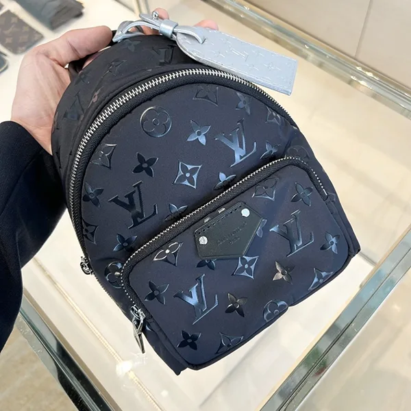 注目度抜群！【LV SKIコレクション】ルイヴィトン バックパック N級品 M11780