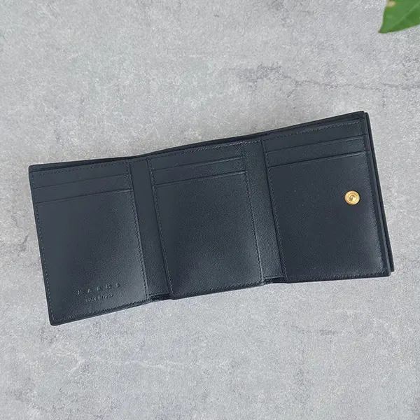すぐ届くマルニ PFMO0105U1 三つ折り財布 コピー