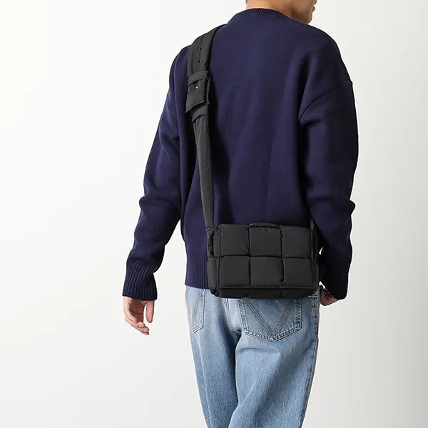 ボッテガヴェネタ ショルダーバッグ 偽物 カセット 755182 VBO81 8803