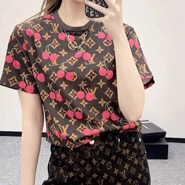 【コラボ限定の魅力♪2色】ルイヴィトン ロゴTシャツ 偽物 FTTS33WHC