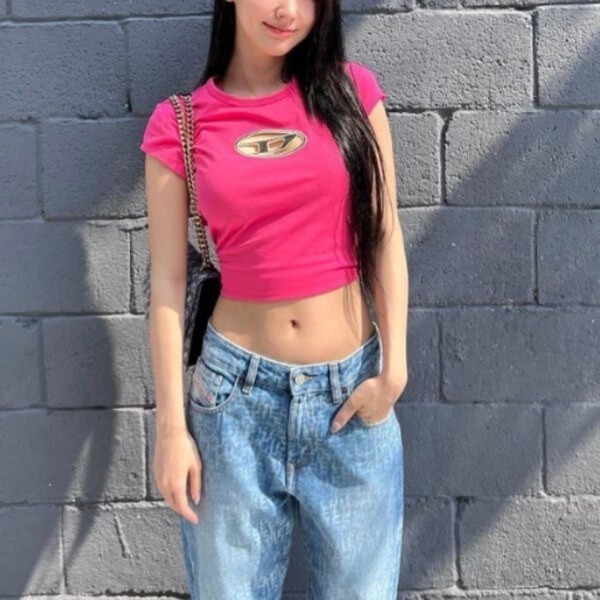 ディーゼル Tシャツ コピー T-Angie Peekaboo Logo T-Shirt aespa KARINA着用