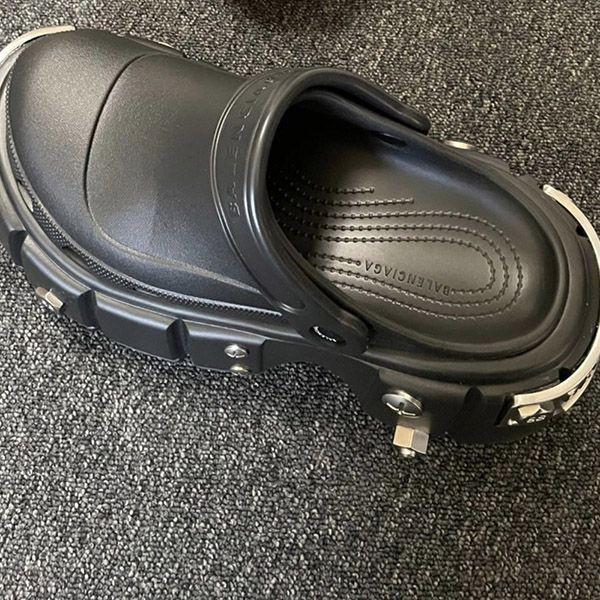 バレンシアガ クロックス 偽物【25SS】バレンシアガ Hard Crocs サンダル 厚底 ロゴ