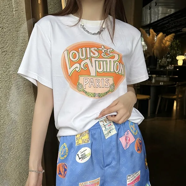 超人気☆【ルイヴィトン】パリ トラベルスタンプ Tシャツ 偽物 1AHISZ