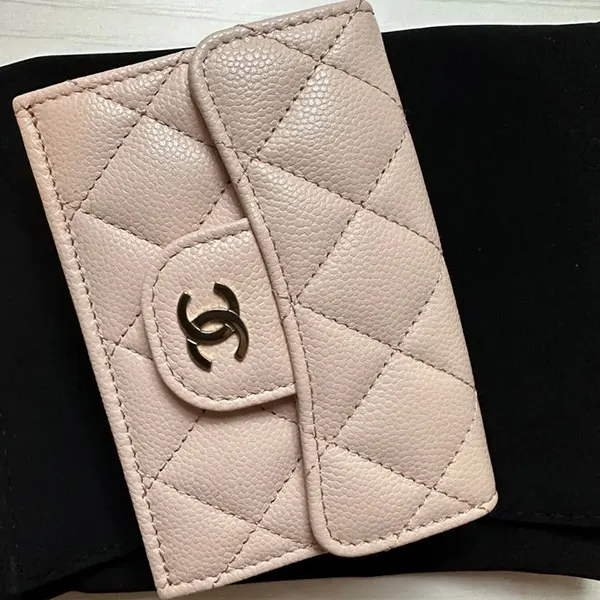 大人気★即完売必至可愛らしく♪コンパクト【シャネル 偽物】三つ折り 財布 ウォレット AP0230-Y04059-C3906