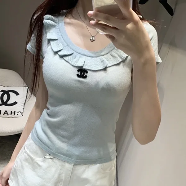 【胸元フェミニン♡オシャレに細見え】シャネル Tシャツ パロディ トップス cc255151