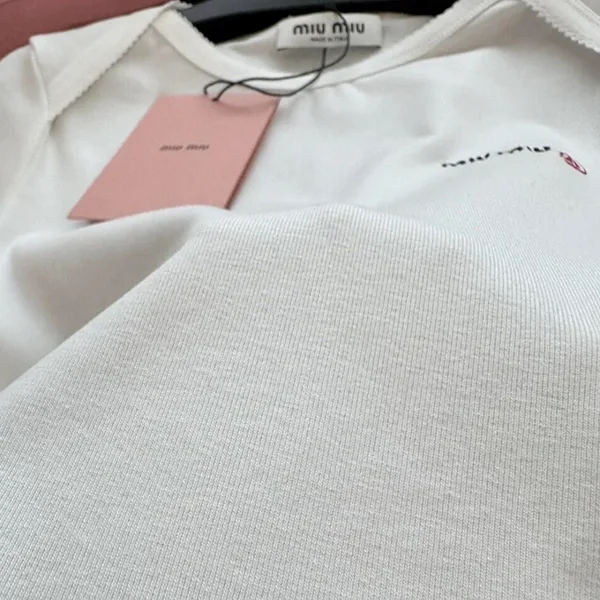 超人気【ミュウミュウ】Petit Bateau ミュウミュウ スリムTシャツ 偽物 MJN563