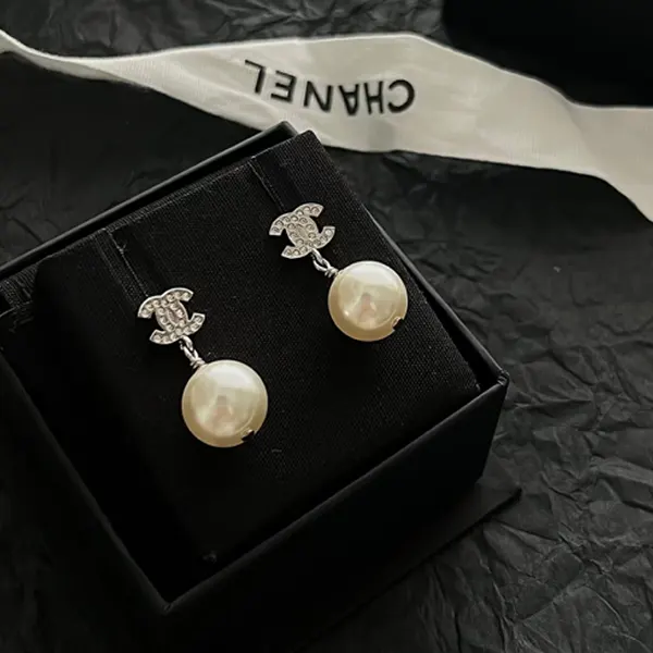 シャネル CCマーク パールピアス AB6084 B05306