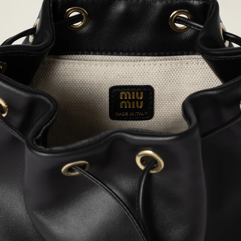 ミュウミュウ レザー バックパック コピー商品 2色 miu0610