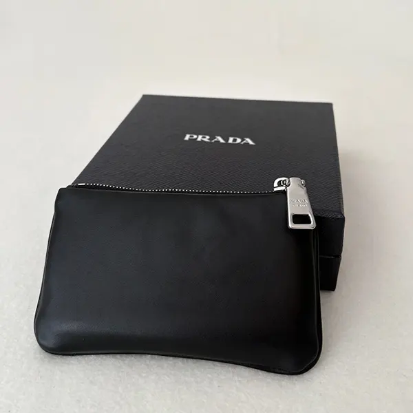プラダ 三角ロゴソフトレザーミニ財布&カードケース 2MB042