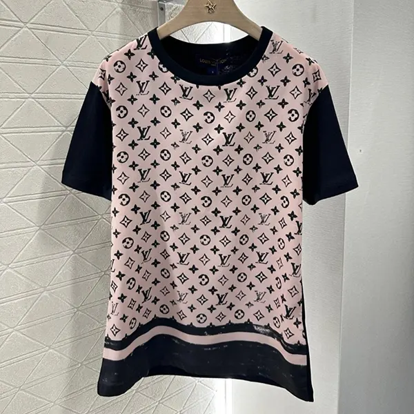 ルイヴィトン モノグラム フロントTシャツ 偽物 1AIAZY
