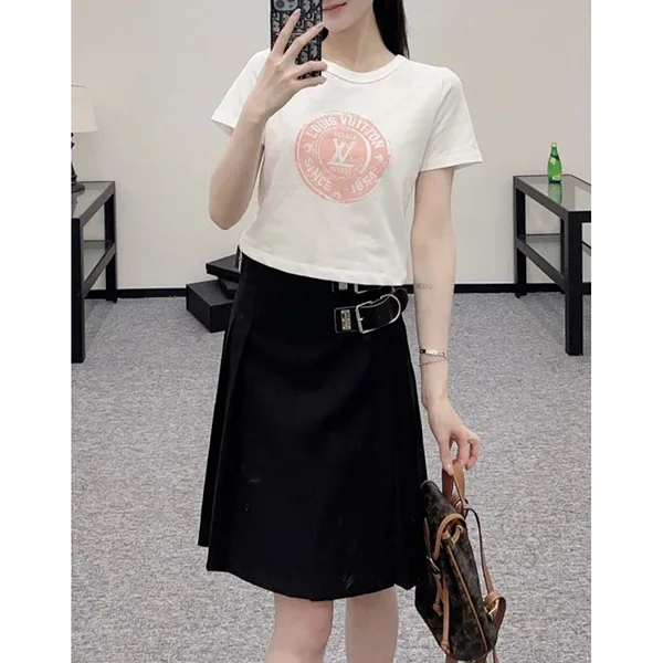 ルイヴィトン★クロップトップ 偽物 Tシャツ【幅広いコーデで活躍♪】1AHIZ
